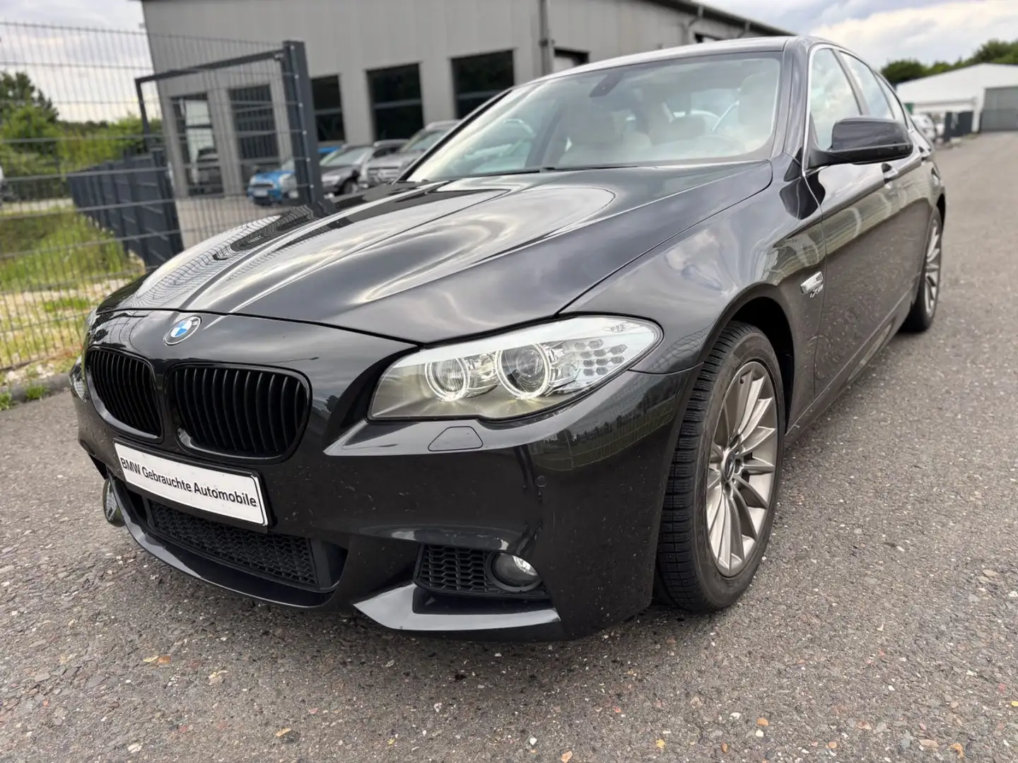 BMW 535 i xDrive M-Sport Autom./Navi+Camera/S.Dach Grau - 1