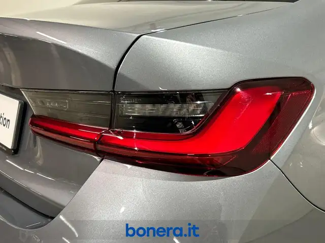 BMW 3 Series view 11