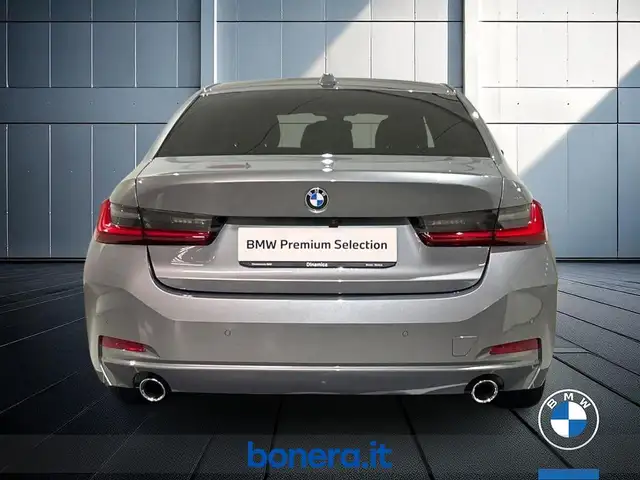 BMW 3 Series view 7