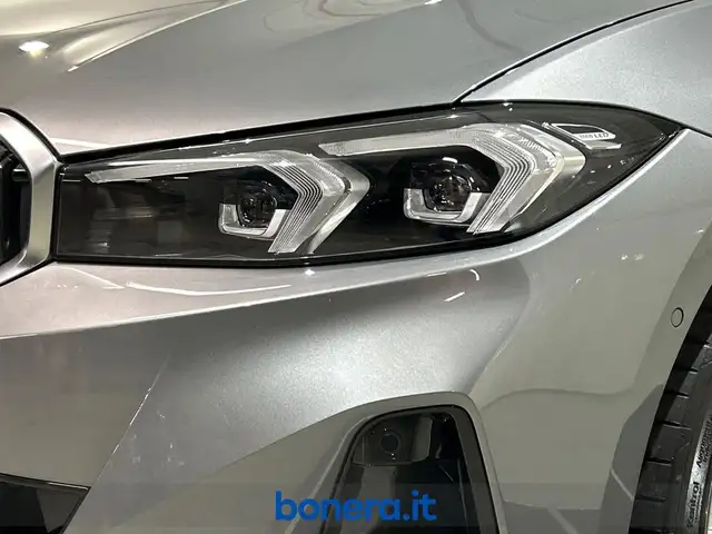 BMW 3 Series view 10