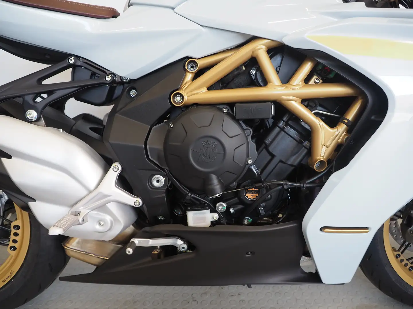 MV Agusta Superveloce 800 S Blanc - 2