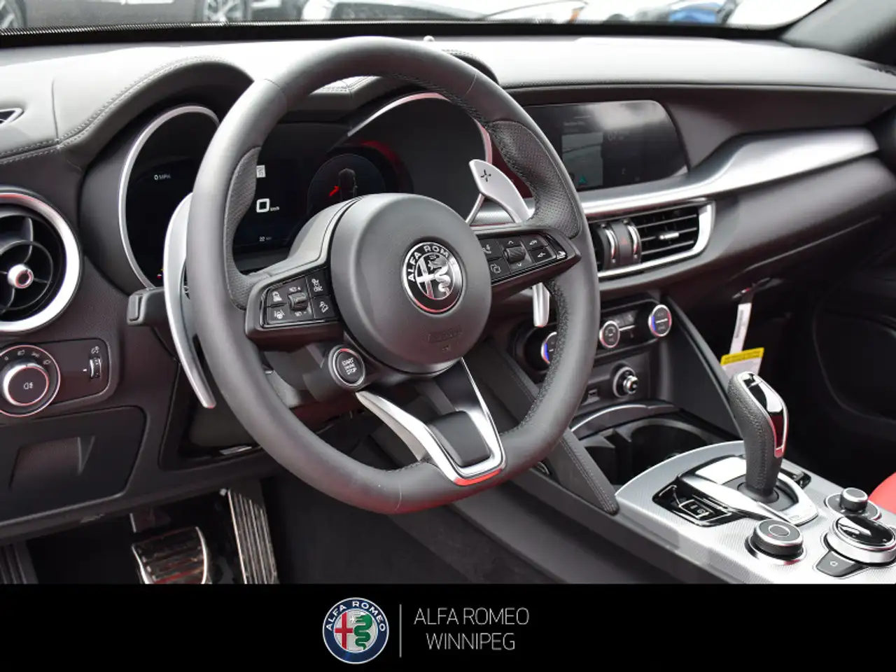 Alfa Romeo Stelvio снимка Alfa Romeo Stelvio