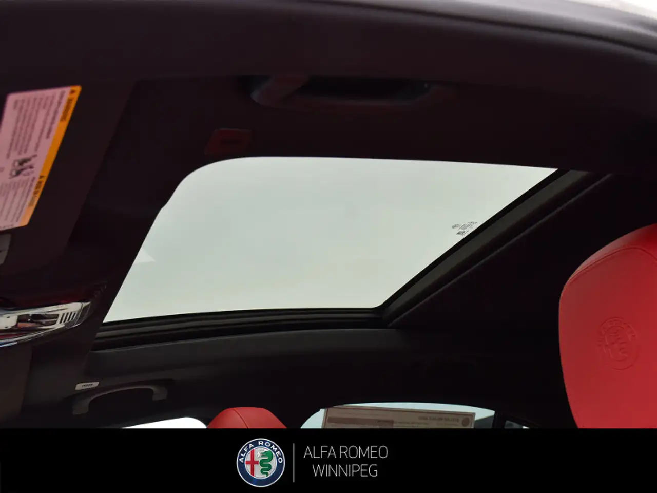 Alfa Romeo Stelvio снимка Alfa Romeo Stelvio