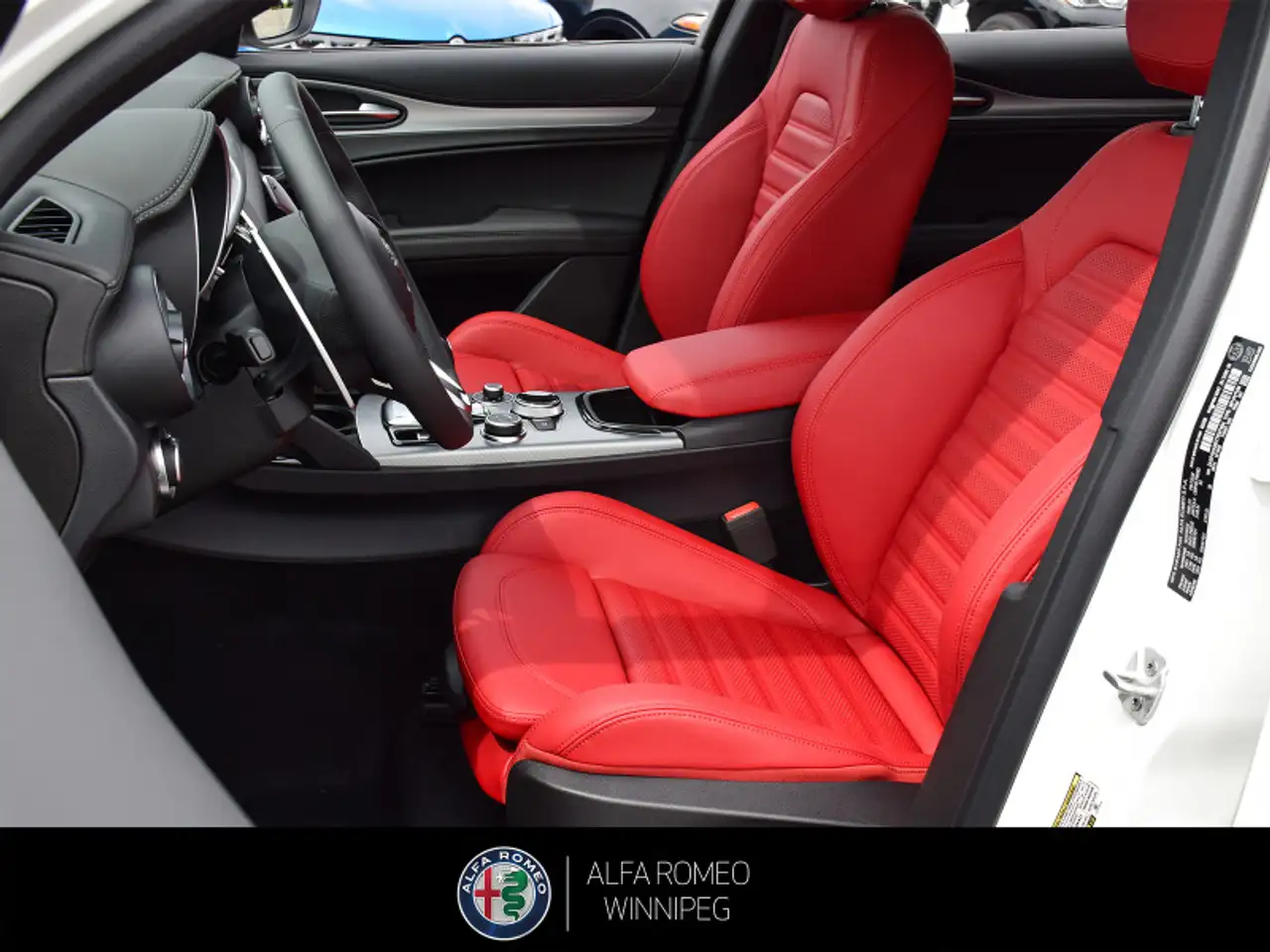 Alfa Romeo Stelvio снимка Alfa Romeo Stelvio