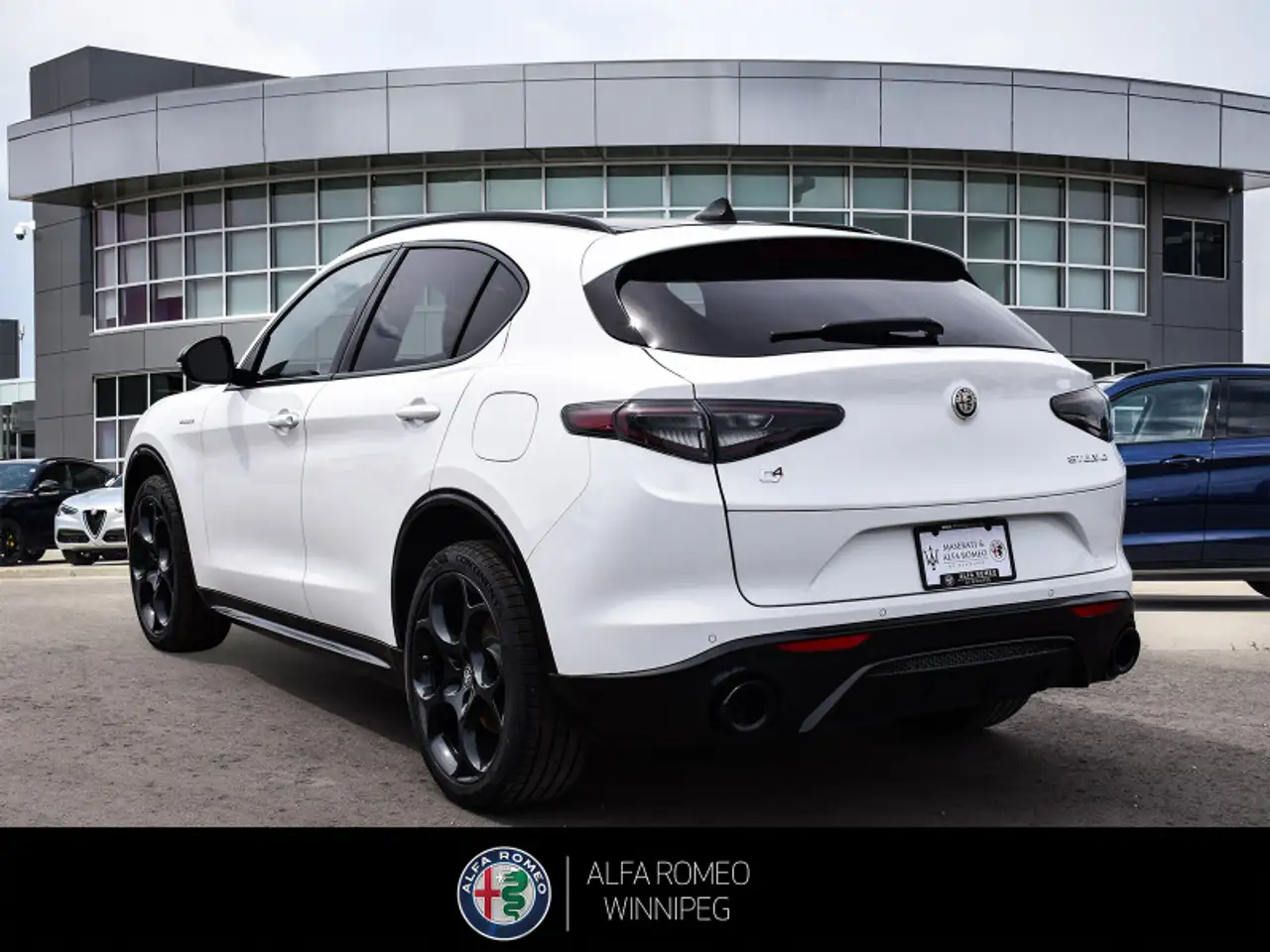 Alfa Romeo Stelvio снимка Alfa Romeo Stelvio