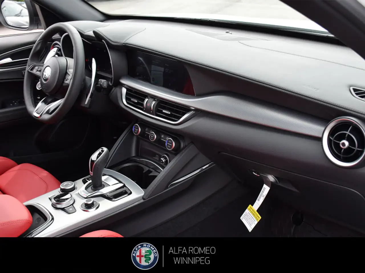 Alfa Romeo Stelvio снимка Alfa Romeo Stelvio