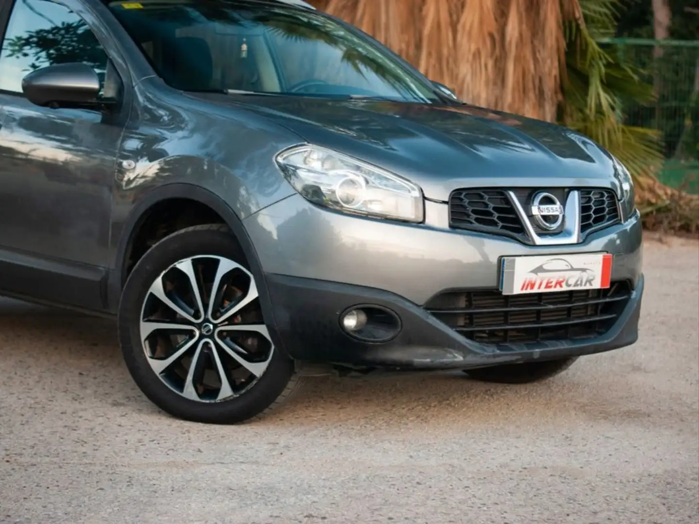 Nissan Qashqai 1.6 dCi SS TEKNA PREM 4x2 17 Gris - 2