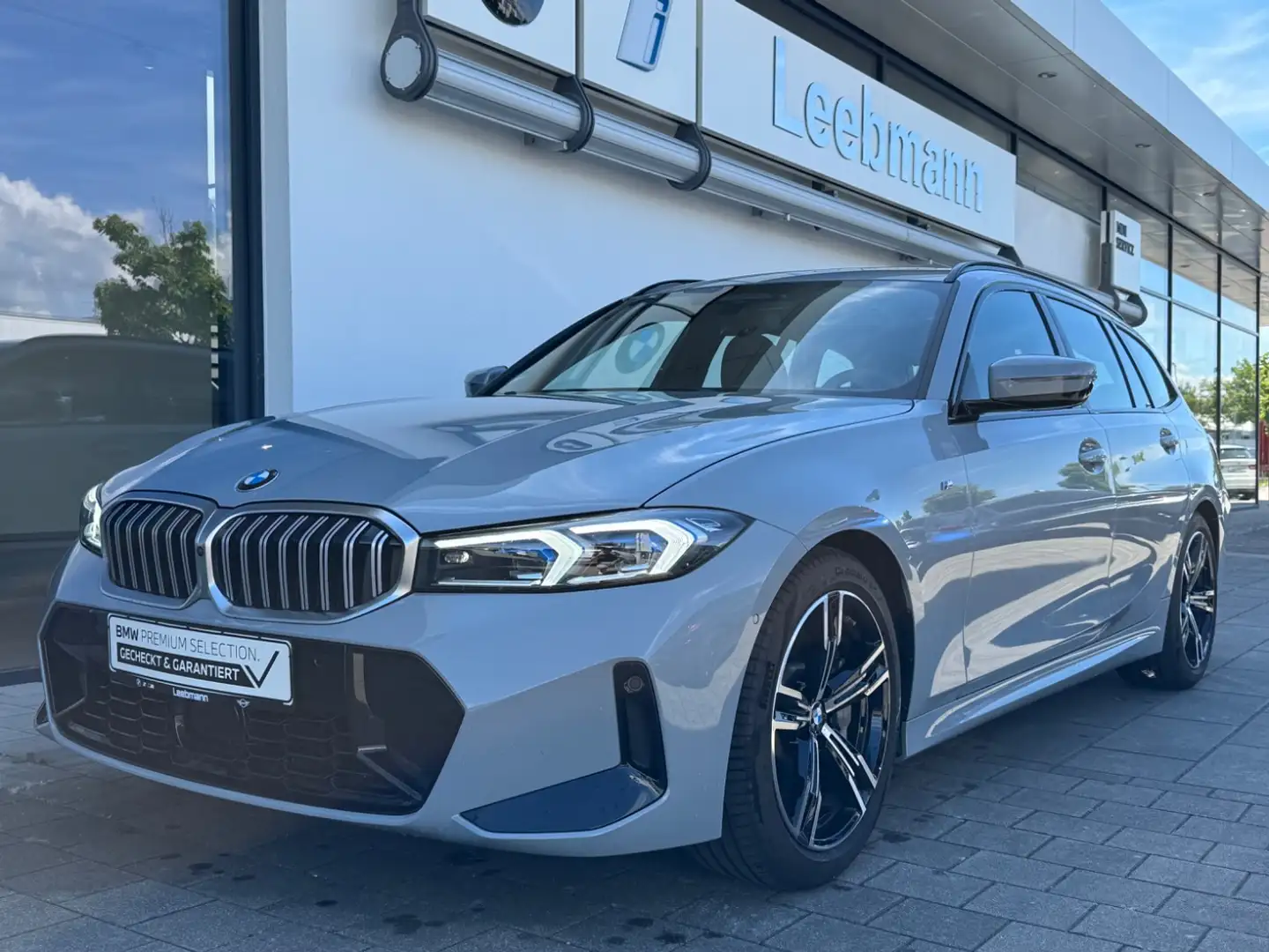 BMW 330 i Tour. M-Sport GSD/HUD GARANTIE bis 08/2029 Grau - 2