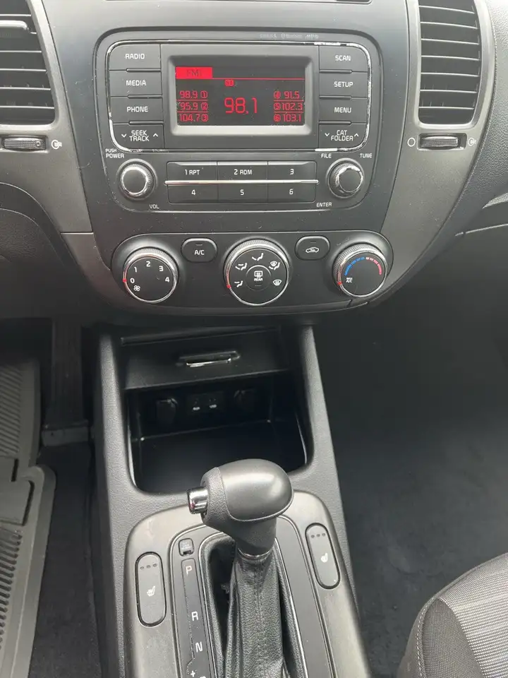 Kia Forte снимка Kia Forte