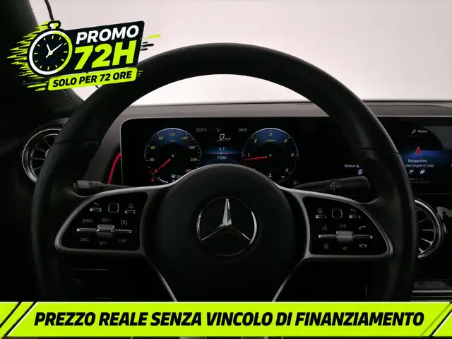 Mercedes-Benz GLB view 25