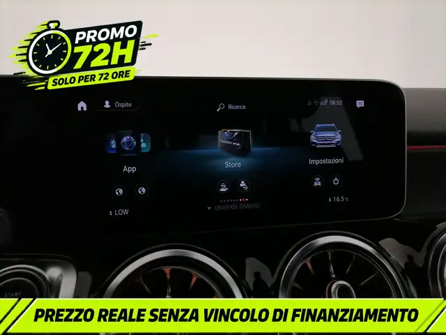 Mercedes-Benz GLB view 22