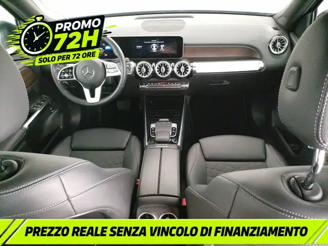 Mercedes-Benz GLB view 9