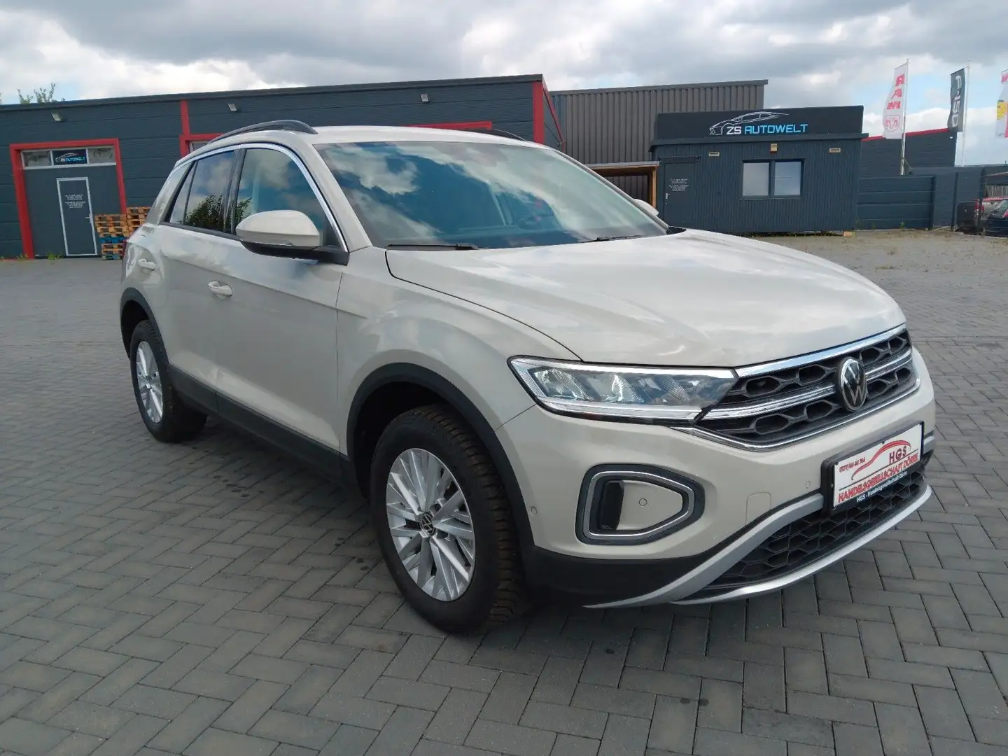 Volkswagen T-Roc Life Navi Plus Klima LED Alufelgen Gris - 2