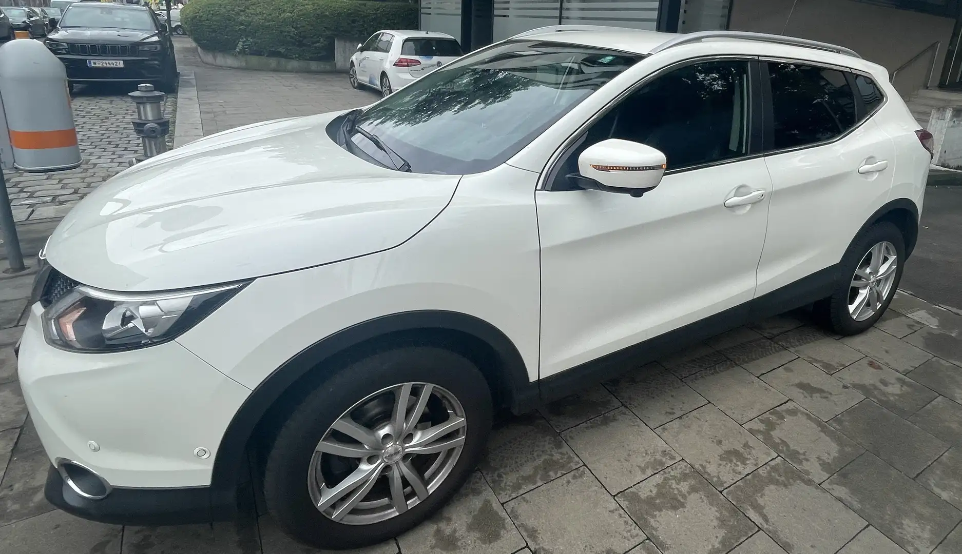 Nissan Qashqai Qashqai 1,2 DIG-T 360° Xtronic Aut. 360° Weiß - 2