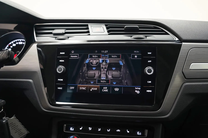 Volkswagen Touran 1.5 TSI Highline Business [ Adapt.cruise Camera Na — photo 9