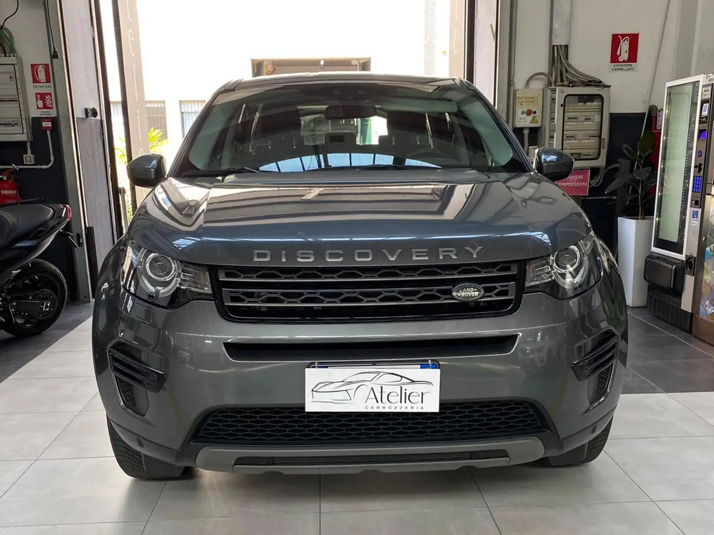 Land Rover Discovery Sport DISCOVERY SPORT I 2015 2.0 T Grijs - 2