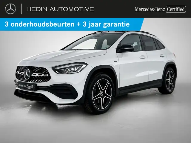Mercedes-Benz GLA 250 e AMG Line | Panoramisch Dak | Smartphone Integrat