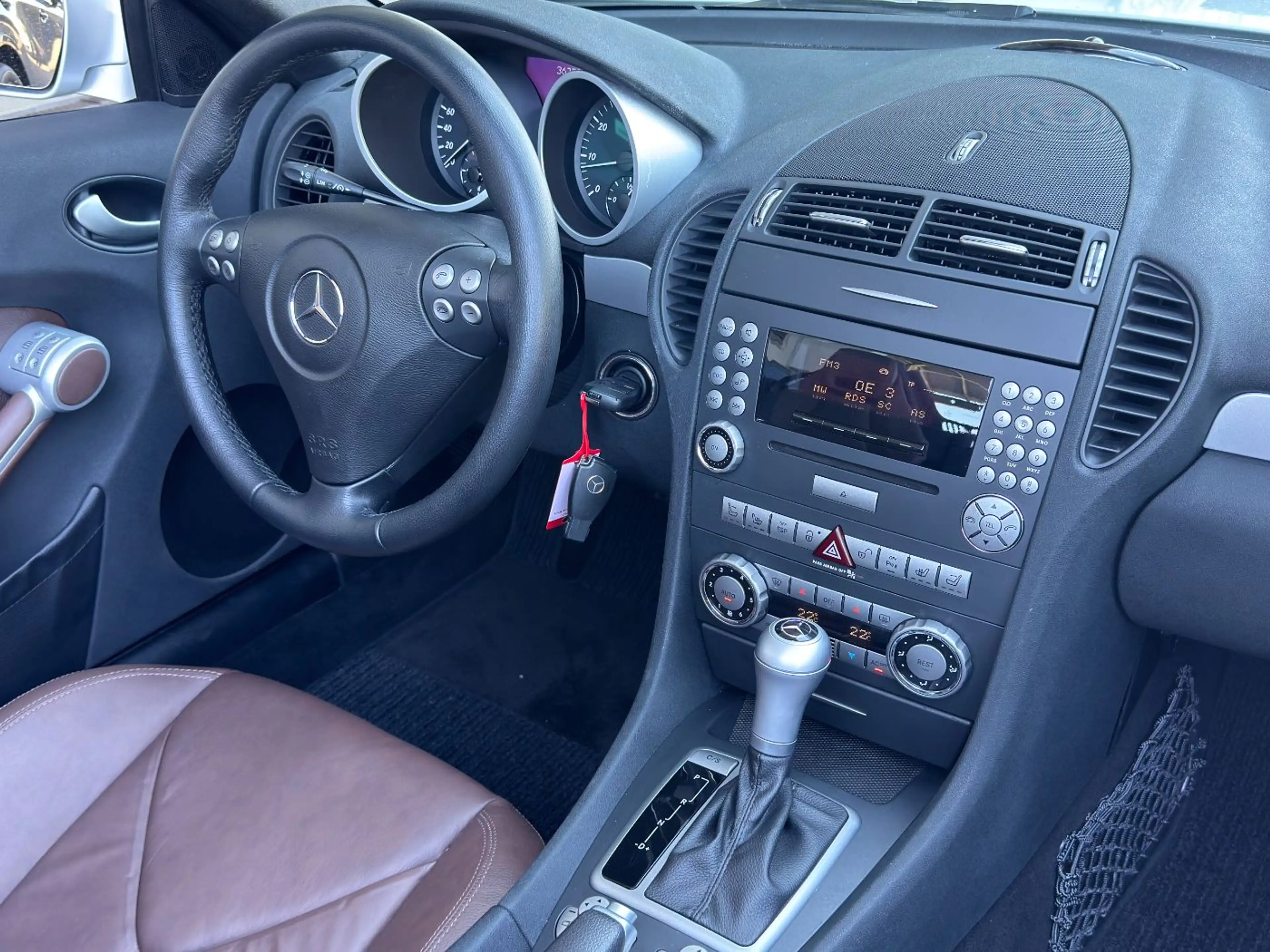 Mercedes-Benz SLK 350 Roadster AMG-Line — photo 20
