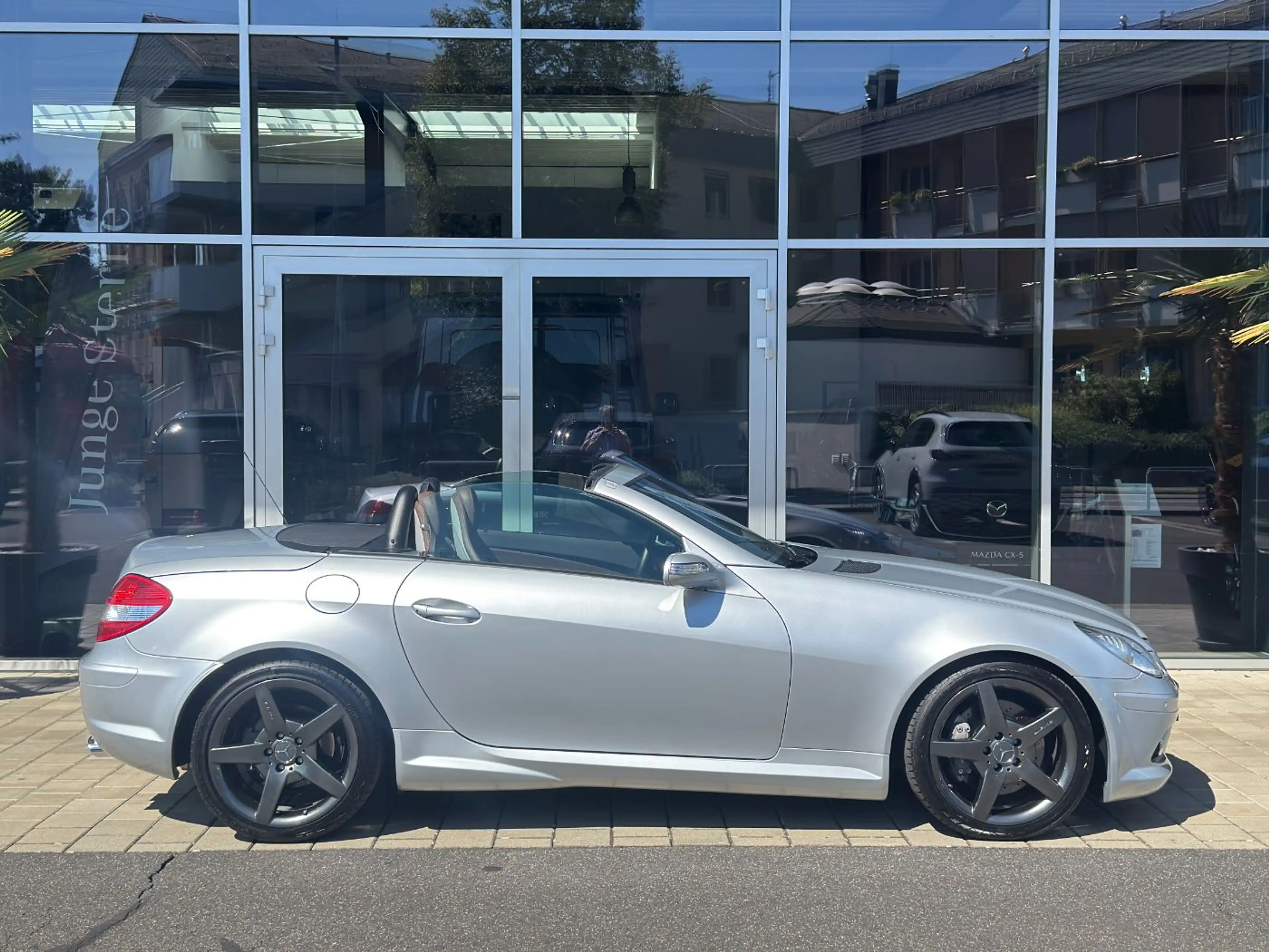 Mercedes-Benz SLK 350 Roadster AMG-Line — photo 9