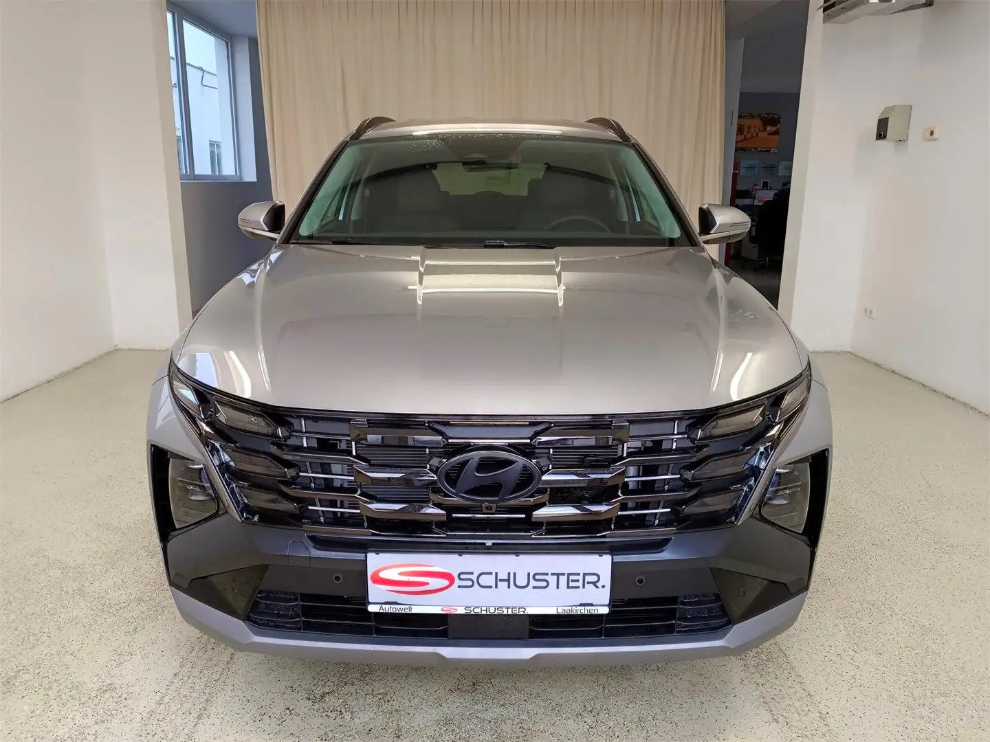 Hyundai TUCSON Tucson NX4 GO Plus 1,6 T-GDi HEV 2WD AT t6hu1-PP1 Silber - 2