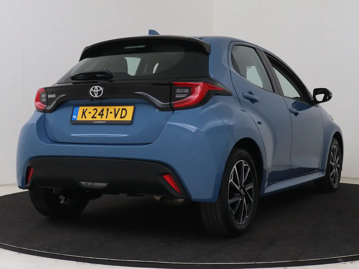 Toyota Yaris 1.5 VVT-i Dynamic | Airco | Camera | LED verlichti Blauw - 2