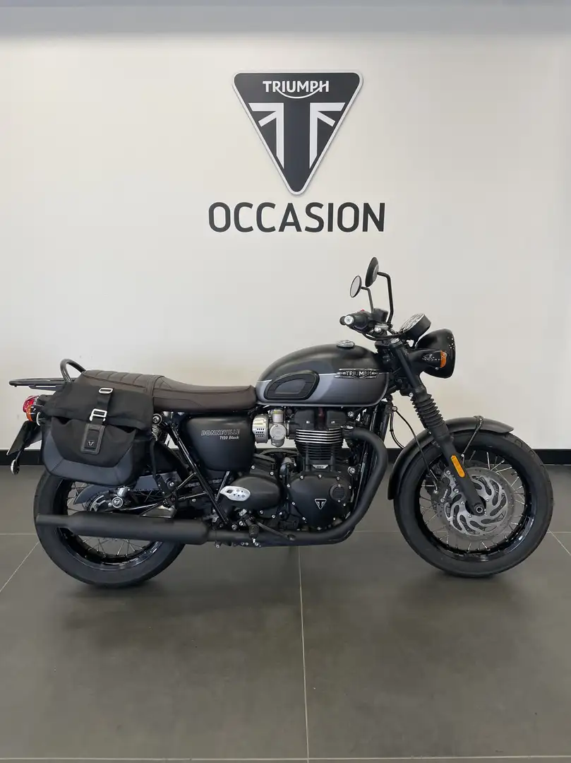Triumph Bonneville T120 Noir - 1