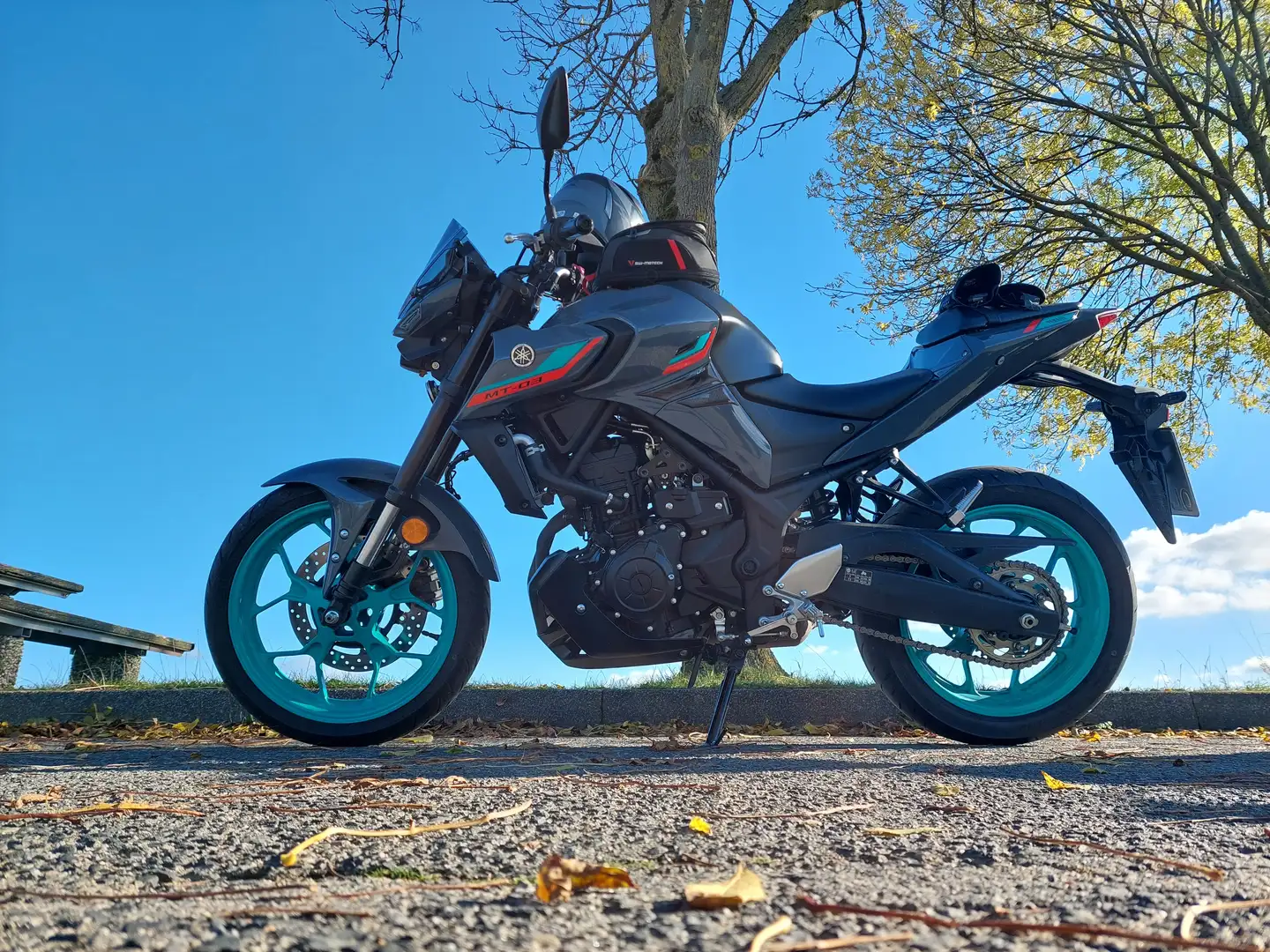 Yamaha MT-03 Grau - 2
