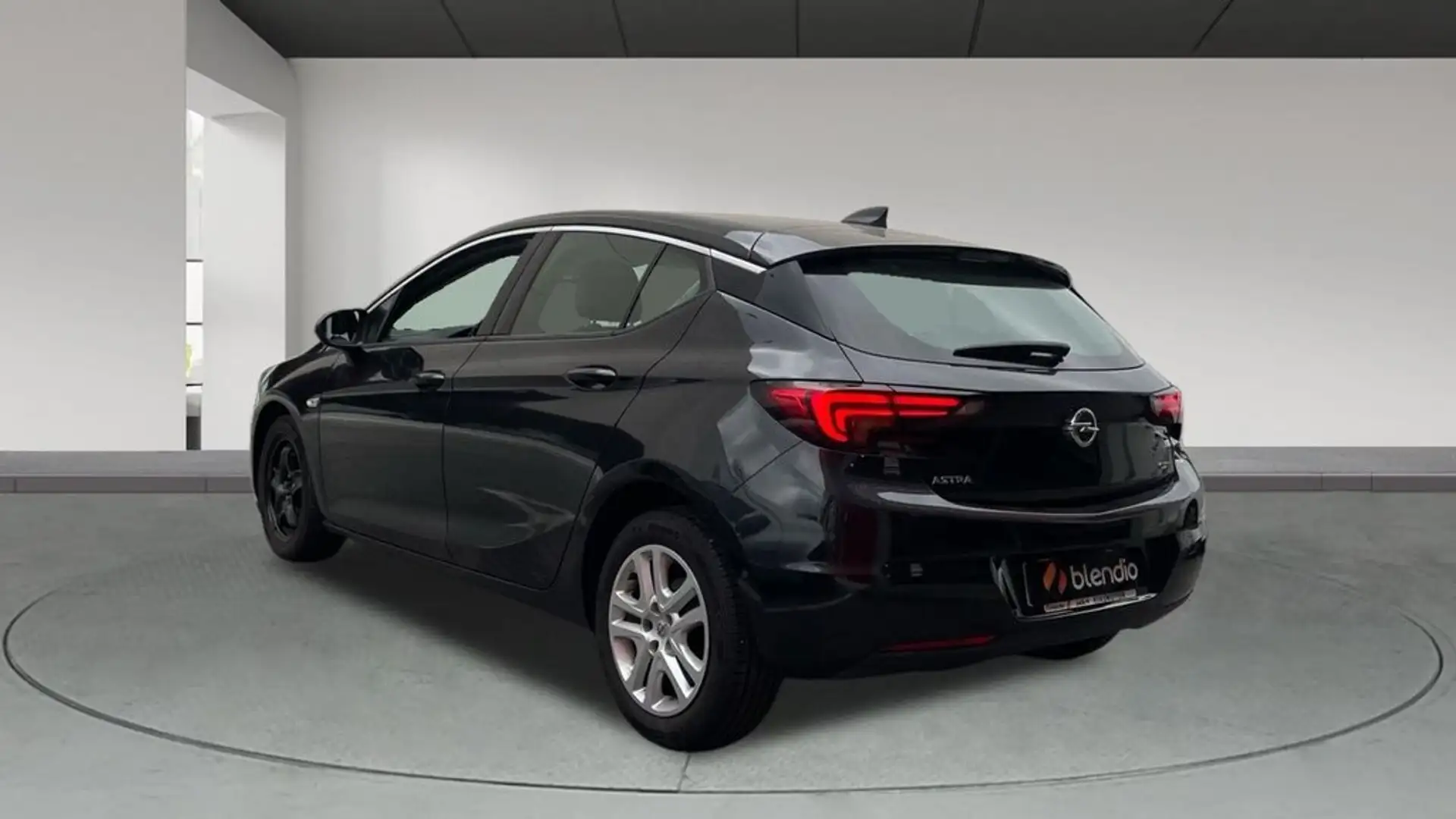 Opel Astra 1.7 CDTI 130CV HP BUSINESS 5P Negro - 2