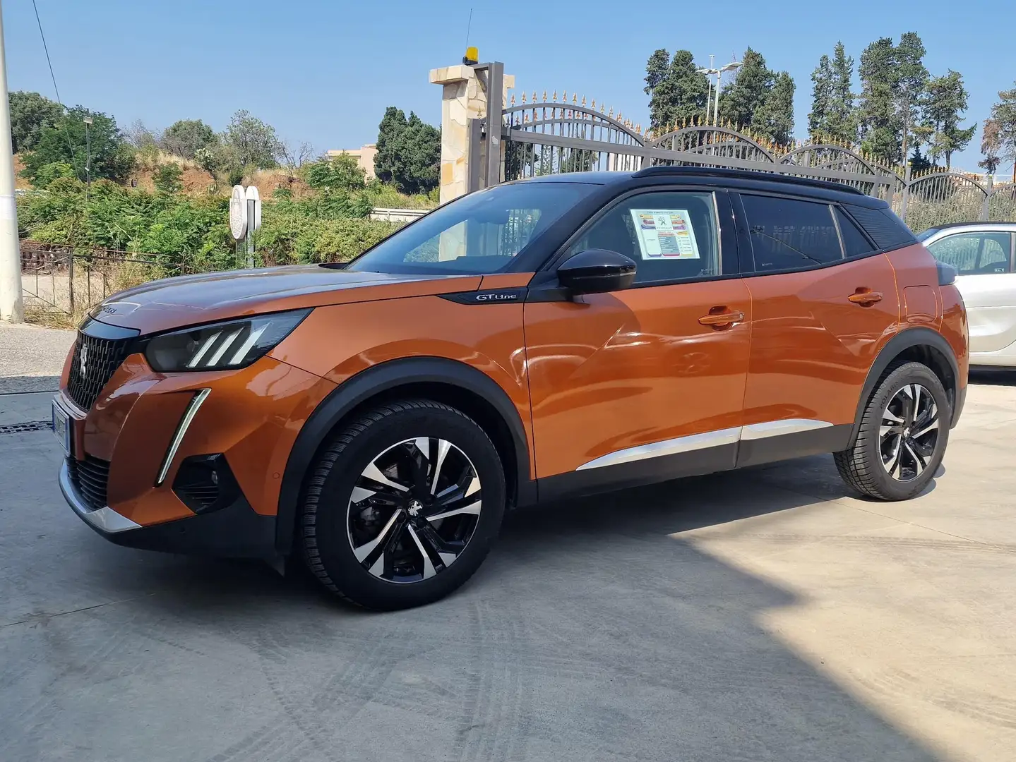 Peugeot 2008 2008 II 2020 1.5 bluehdi GT Line s Arancione - 1