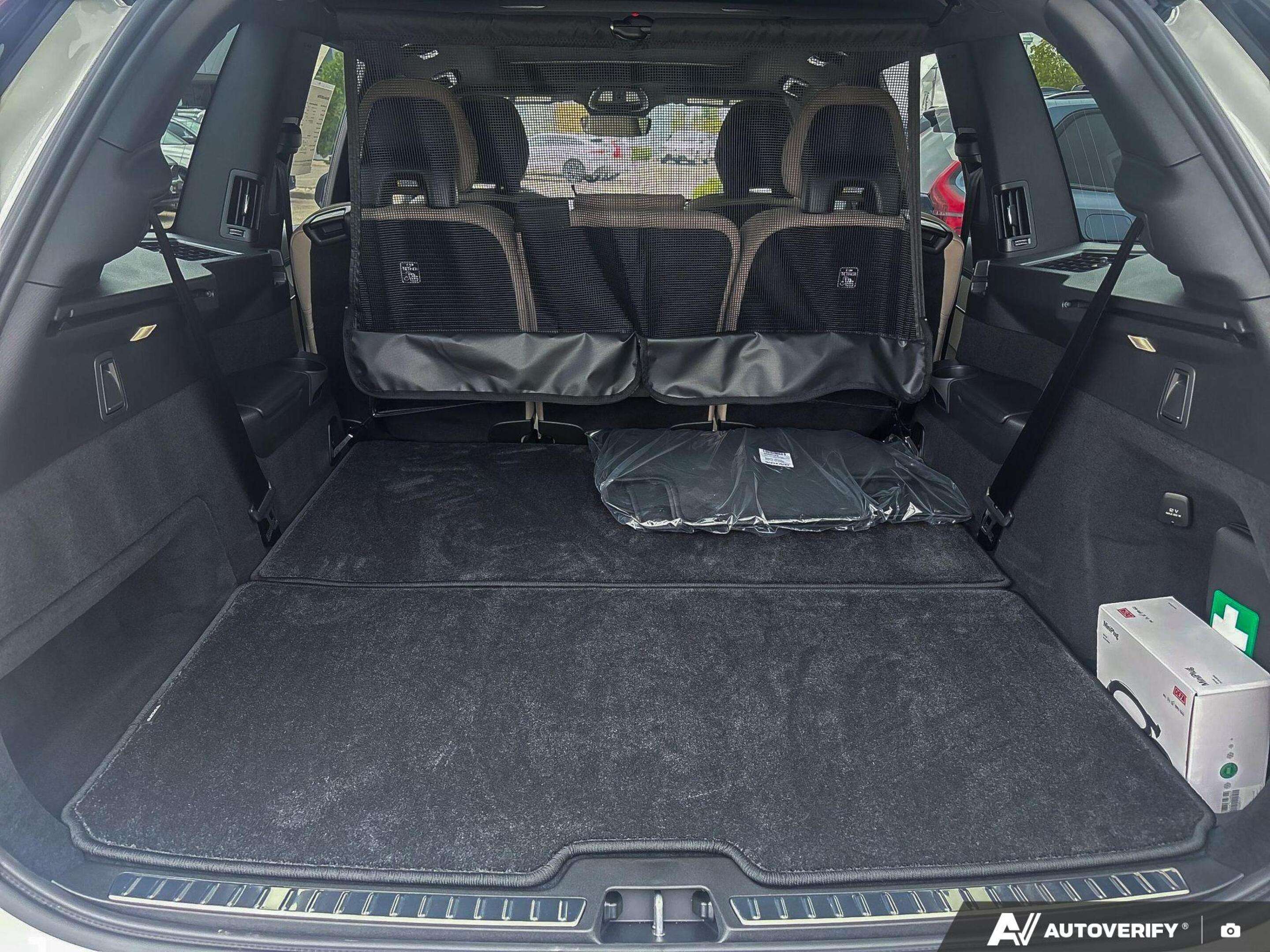 2026 Volvo XC90 Plus Dark Theme DEMO MODEL SPECIAL - $6,000 OFF! thumb 9