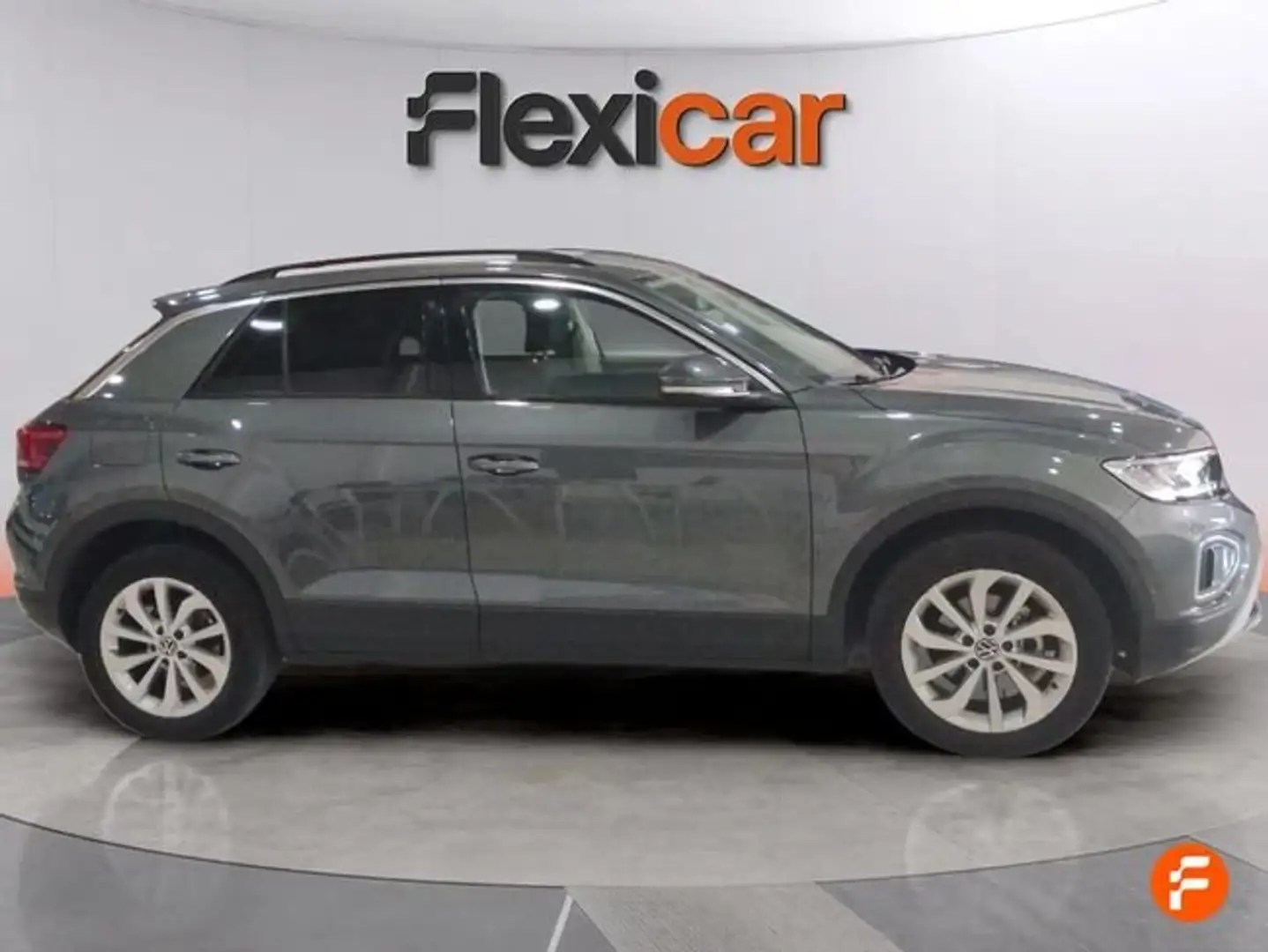 Volkswagen T-Roc 1.0 TSI Más 85kW Gris - 2