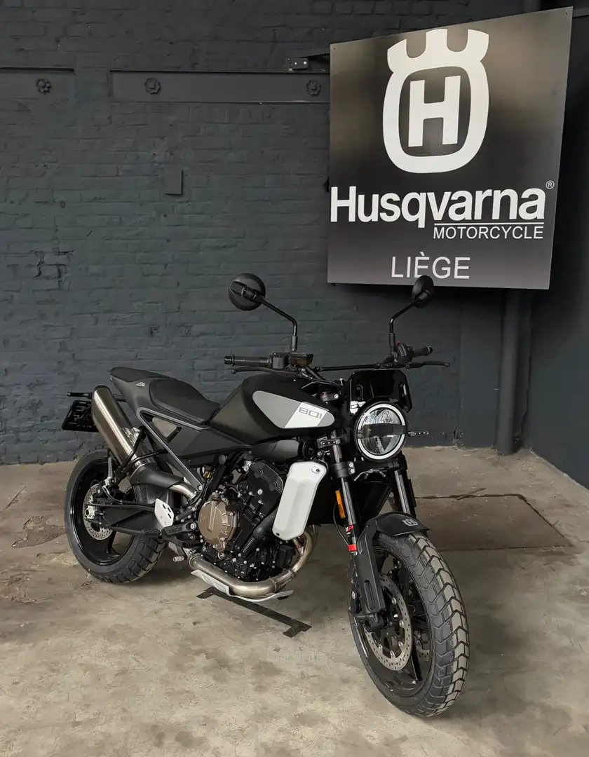 Husqvarna Svartpilen 801 - neuve Promo !! Grijs - 2