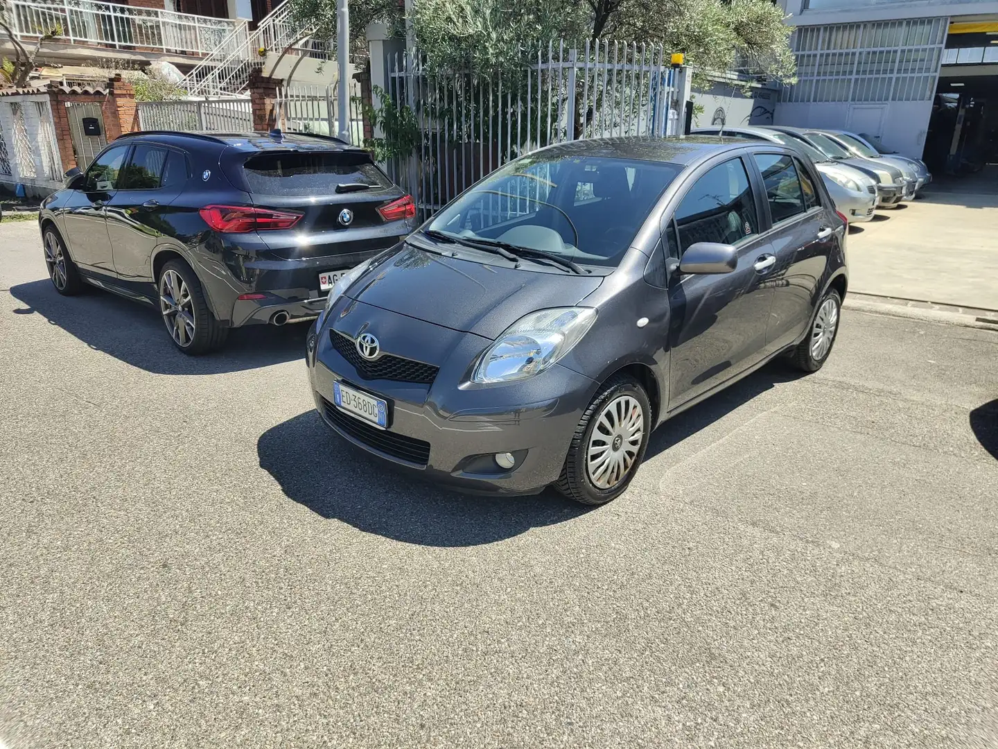 Toyota Yaris Yaris II 2005 5p 1.3 dual Sol my10 Grigio - 2