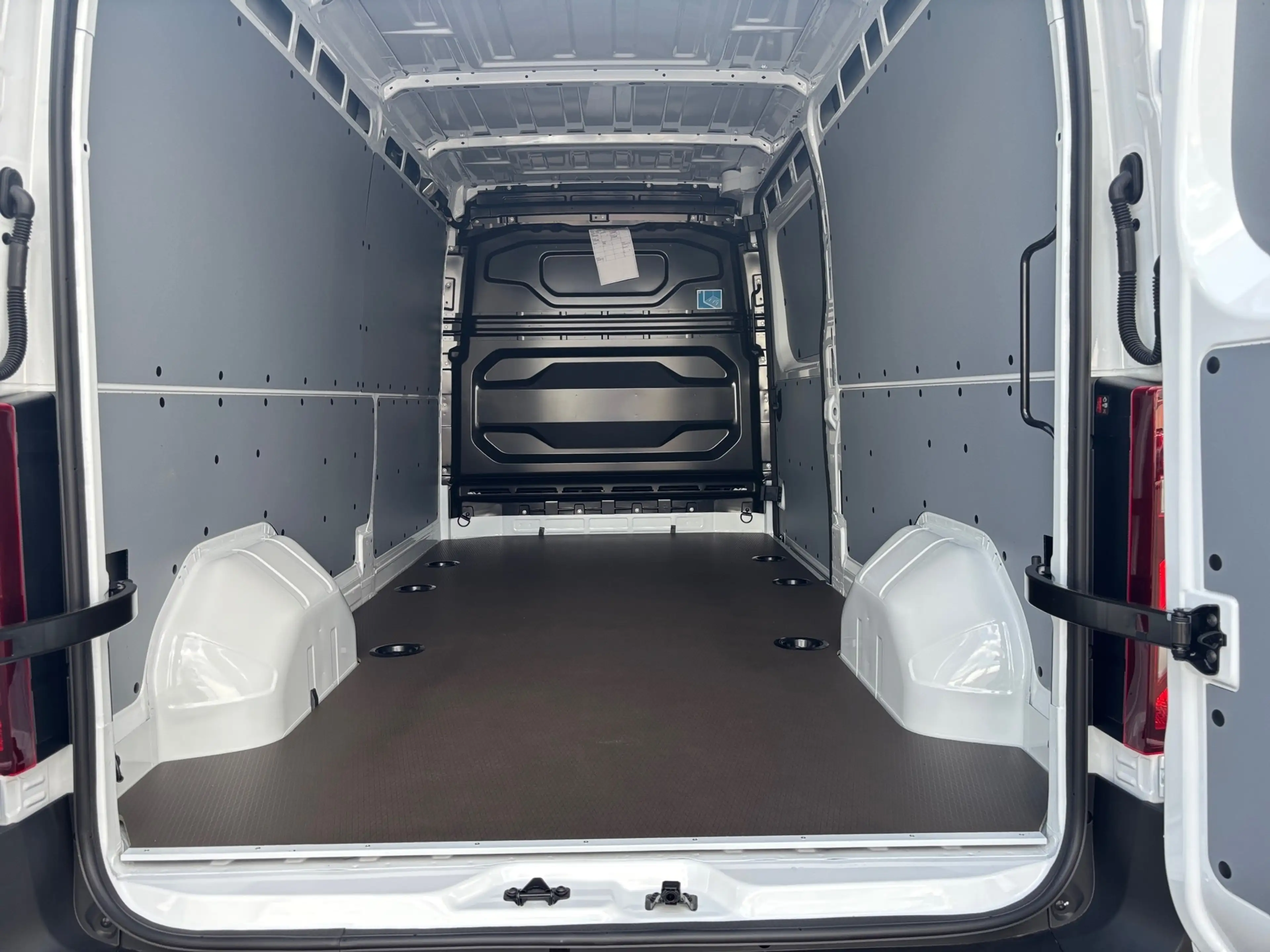 Renault Master MASTER E-Tech Electric Kastenwagen L3H2 3,5t EV87 — photo 10