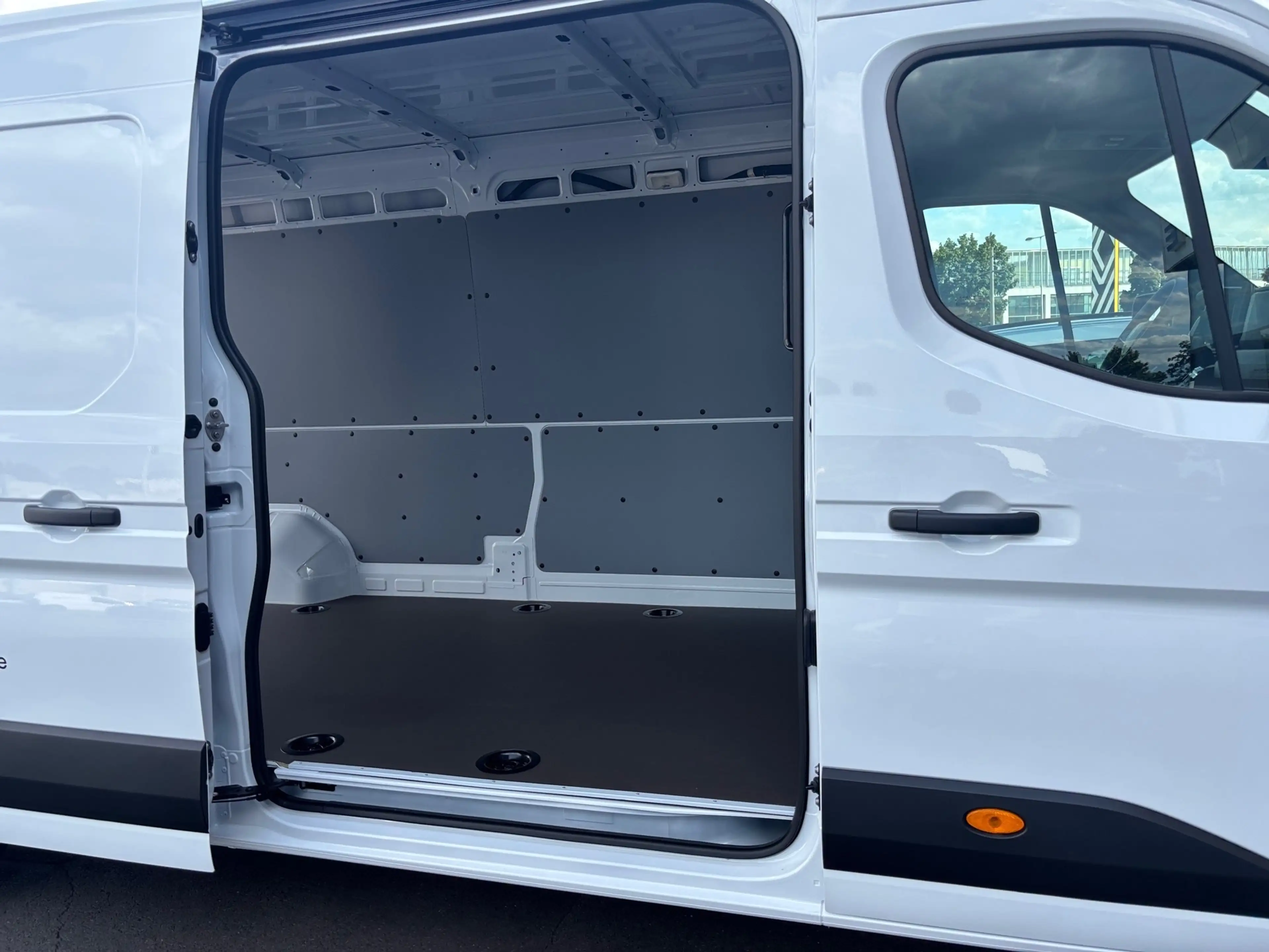 Renault Master MASTER E-Tech Electric Kastenwagen L3H2 3,5t EV87 — photo 12