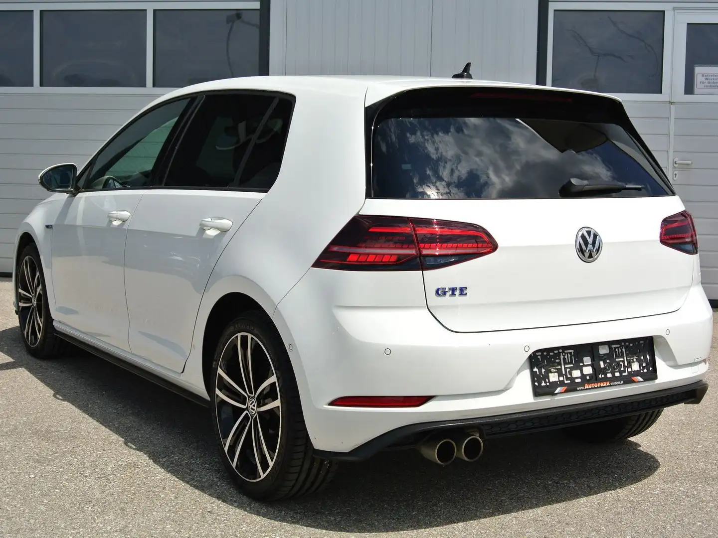 Volkswagen Golf 1.4 GTE DSG *virt. CP * LEDER * NAVI *KAMERA * AHK Weiß - 2