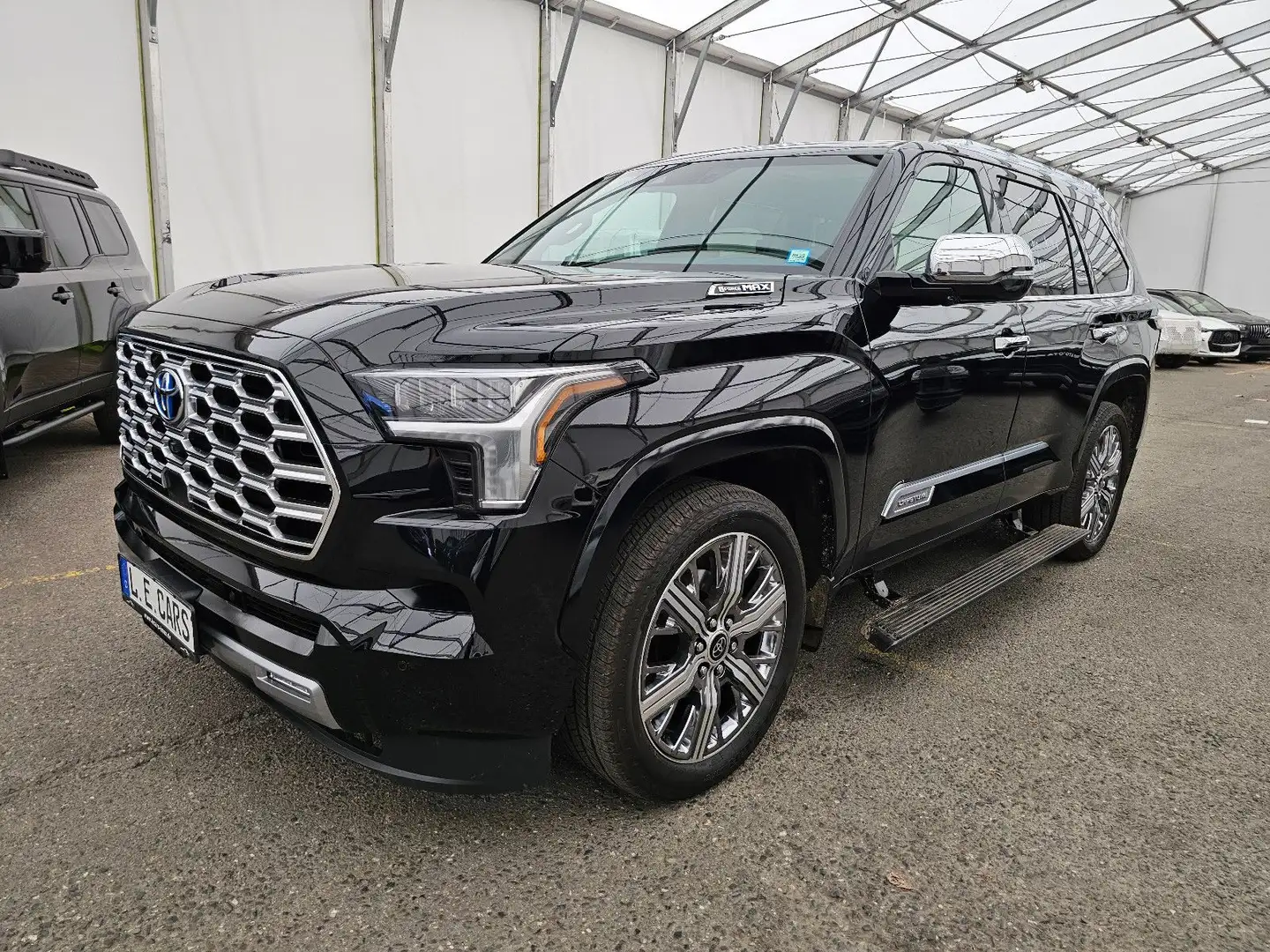 Toyota Sequoia Capeston T1 99.800 EUR Stock !!! Чёрный - 1