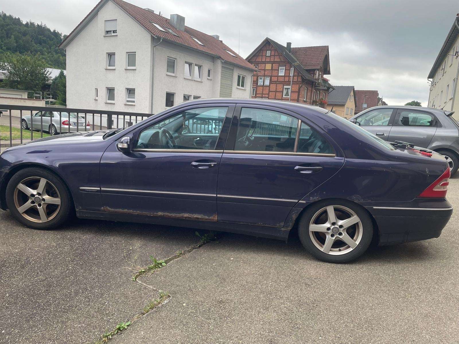 Second hand Mercedes Benz C-Class 320