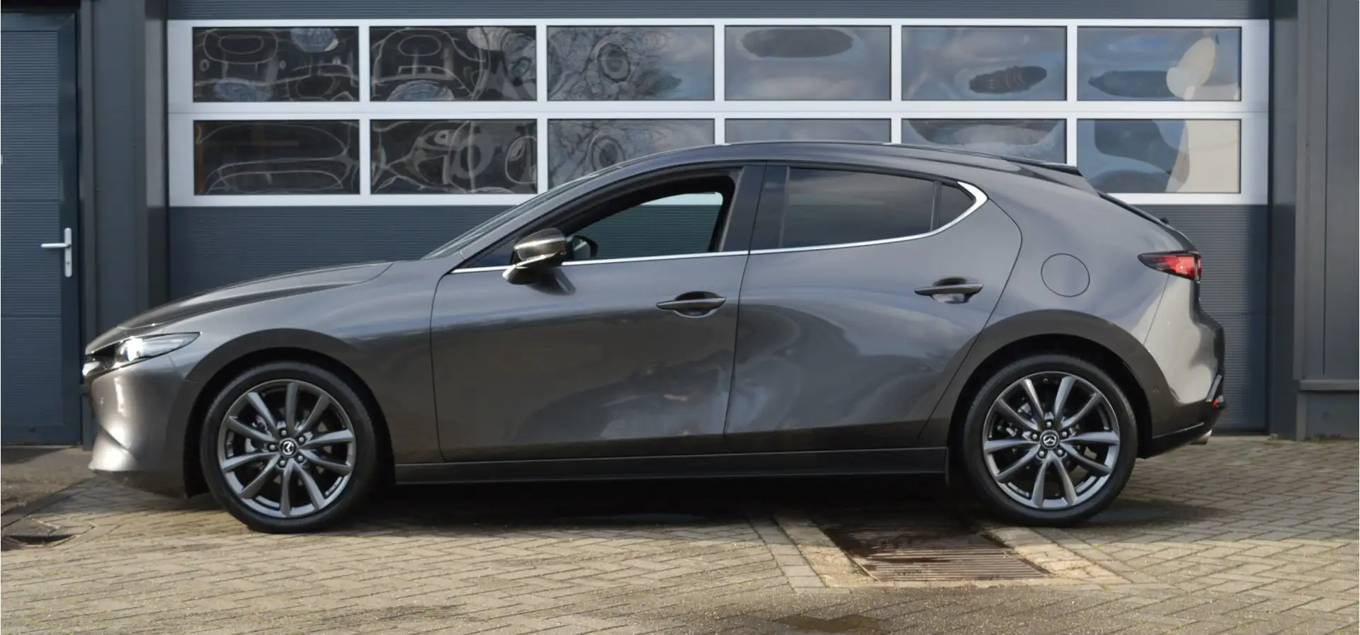 Mazda 3 2.0 e-SkyActiv-G M Hybrid 122 Luxury | Trekhaak/Ca Gris - 2