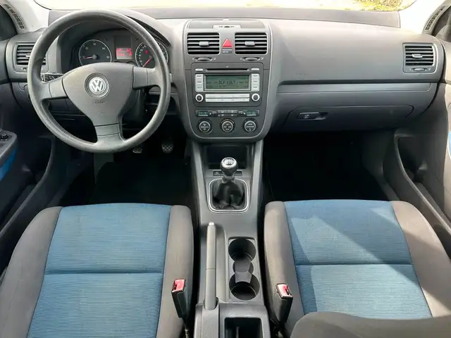 Volkswagen Golf view 9