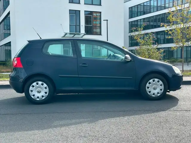 Volkswagen Golf view 5