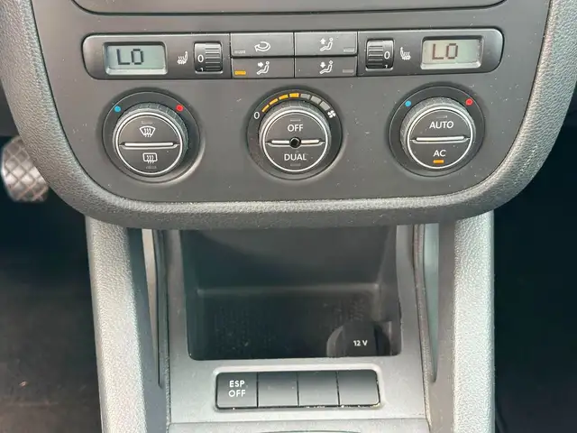 Volkswagen Golf view 13