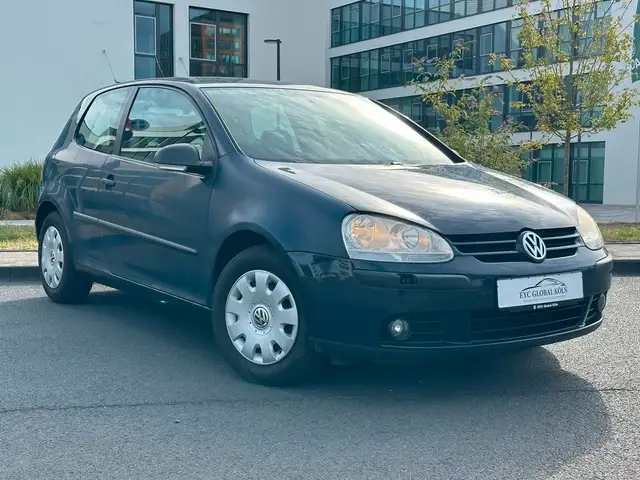 Volkswagen Golf view 2
