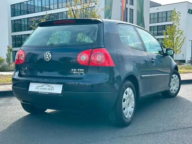 Volkswagen Golf view 3