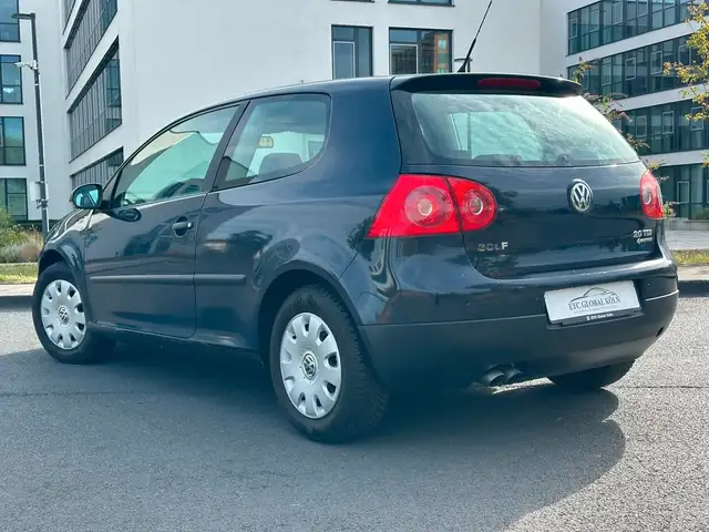 Volkswagen Golf view 4