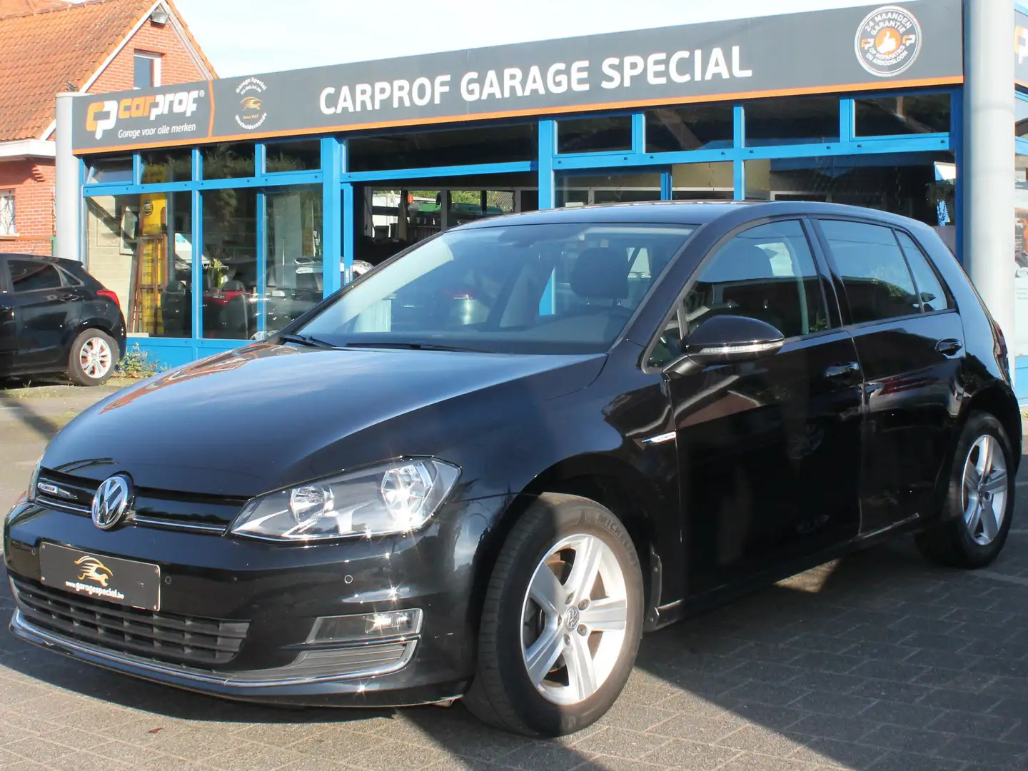 Volkswagen Golf 1.4 TGI BM Trendline CNG Zwart - 1