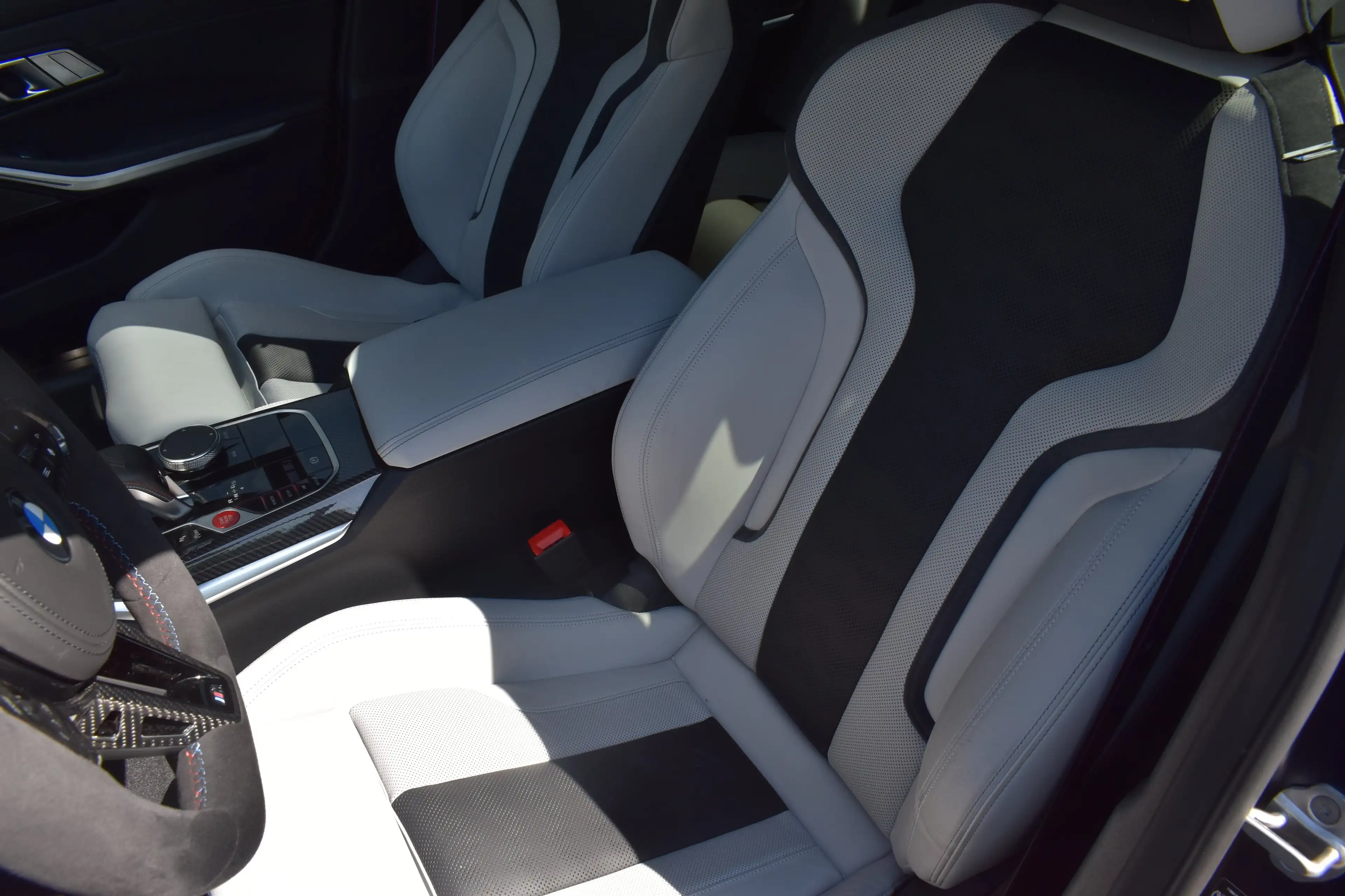 BMW M3 Competition xDrive Competition Individual M Driver — photo 10