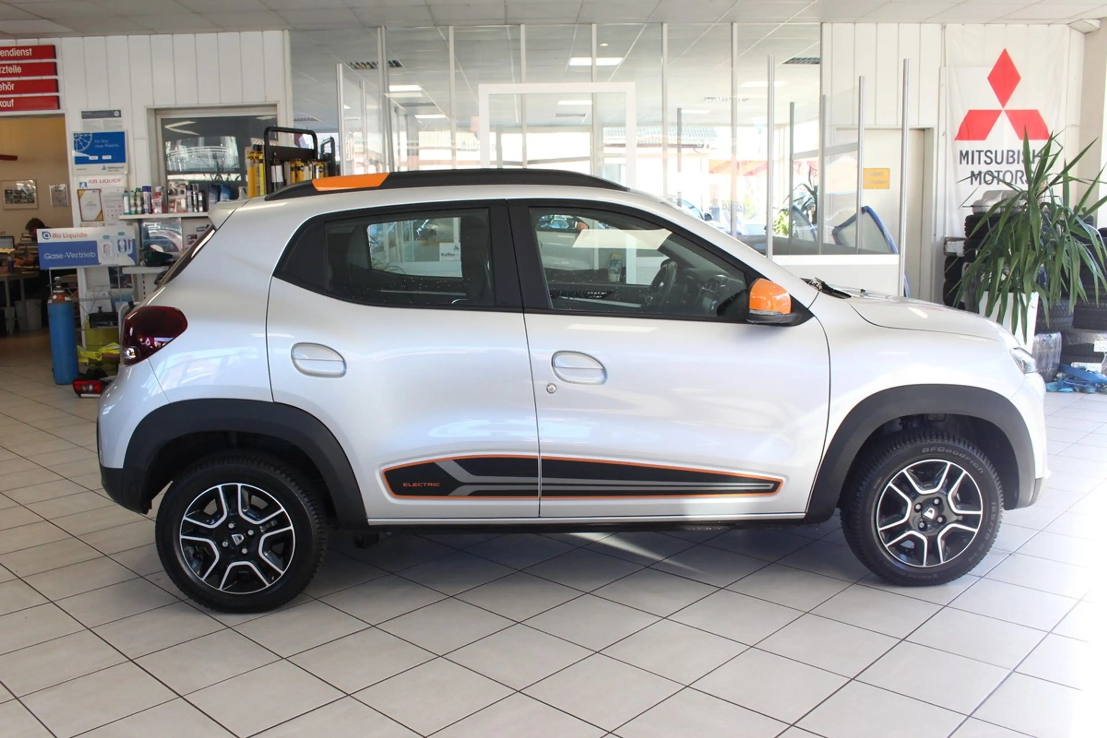 Dacia Spring Electric 45 Essential.NAVI.LEDER — photo 4