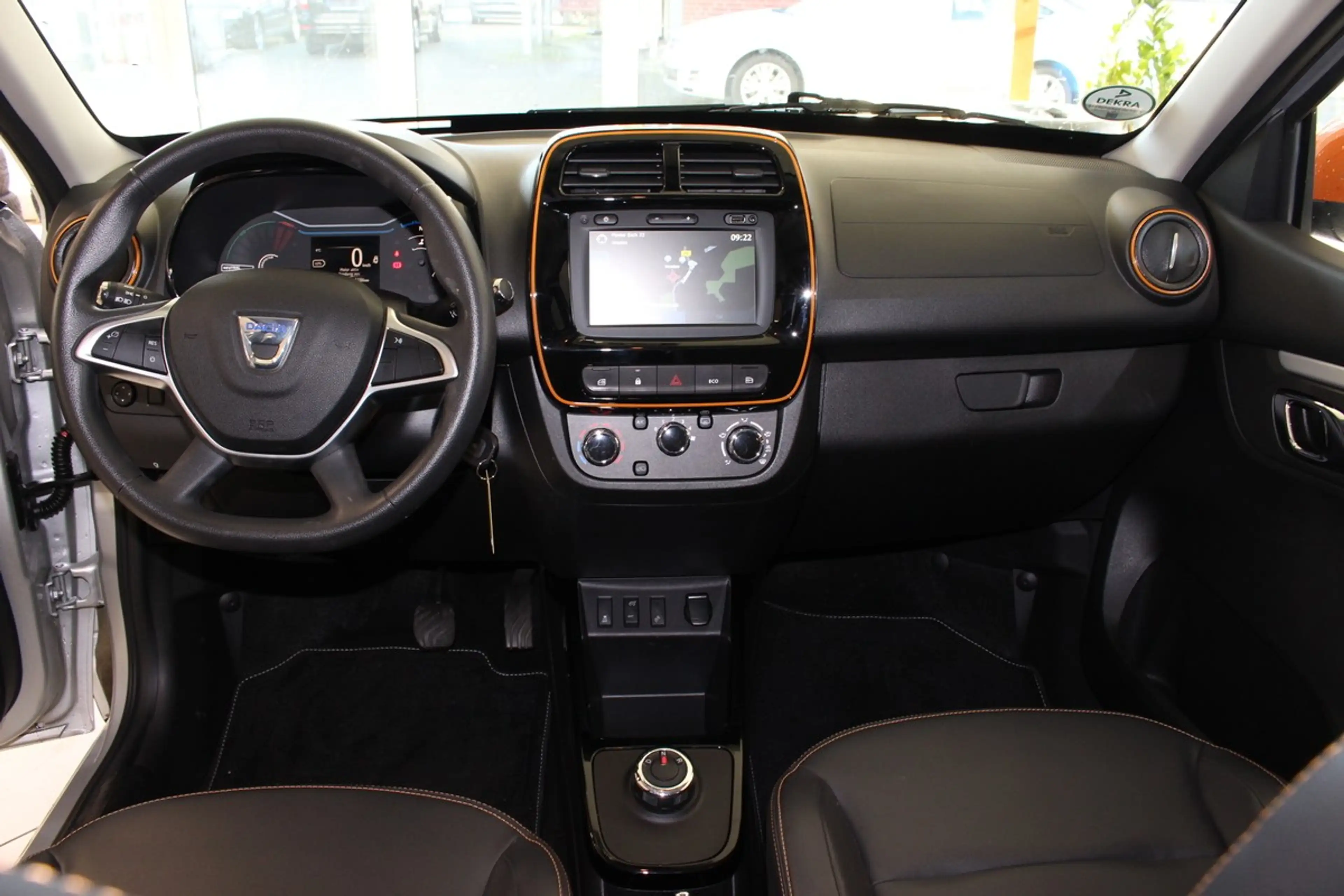 Dacia Spring Electric 45 Essential.NAVI.LEDER — photo 14