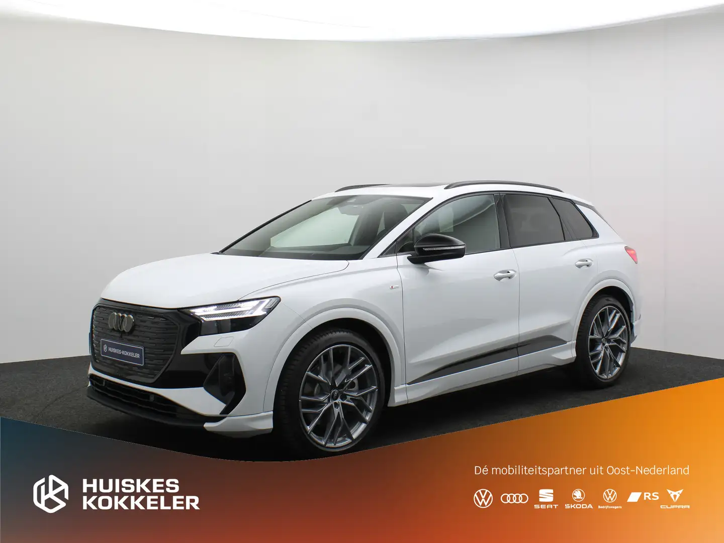 Audi Q4 e-tron 45 e-tron 286pk S edition Wit - 1